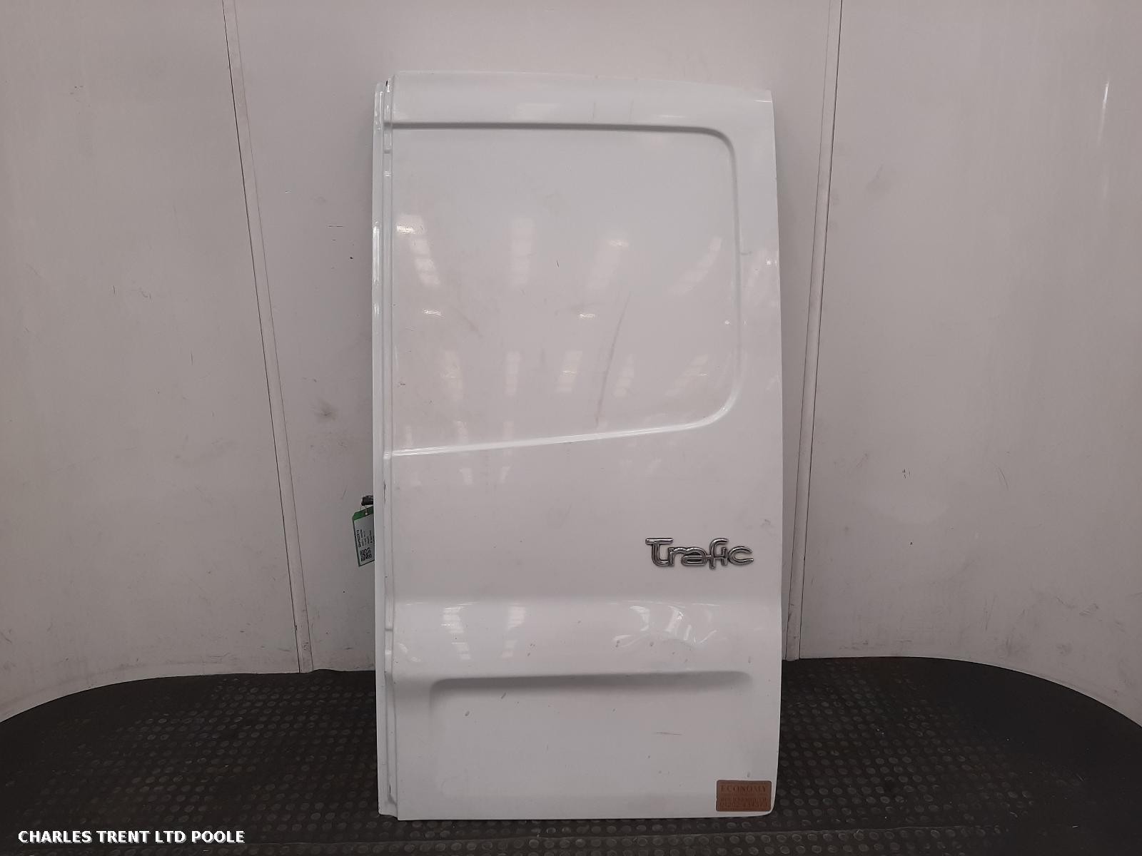 2009 - RENAULT - TRAFIC - DOOR (REAR - RIGHT / DRIVER SIDE)