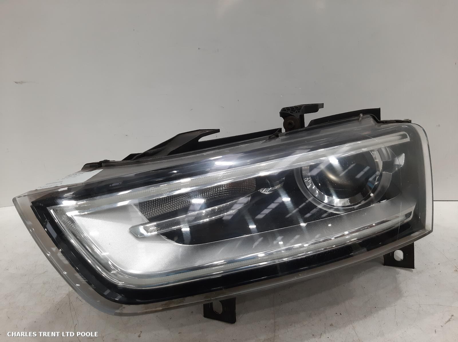 2014 - AUDI - Q3 - HEADLIGHT / HEADLAMP (LEFT / PASSENGER SIDE)