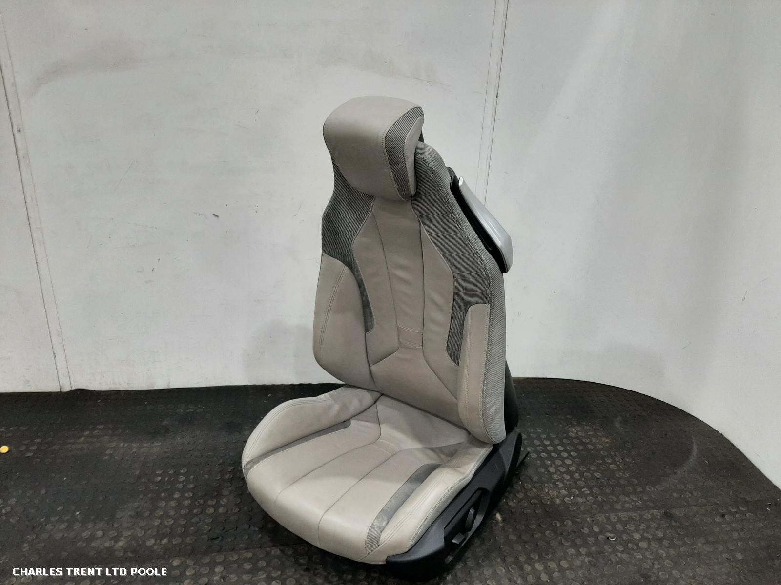 2019 - BMW - I8 - SEAT (FRONT)