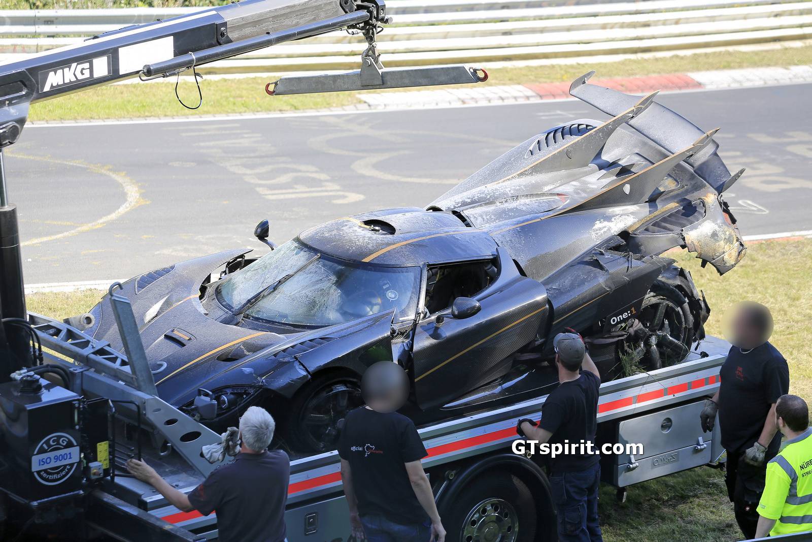 Koenigsegg One:1 Crashes at The Nurburgring